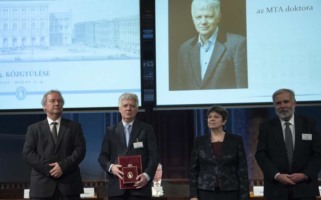 A Magyar Tudományos Akadémia elnöksége Akadémiai Díjat adományozott Fertő Imrének