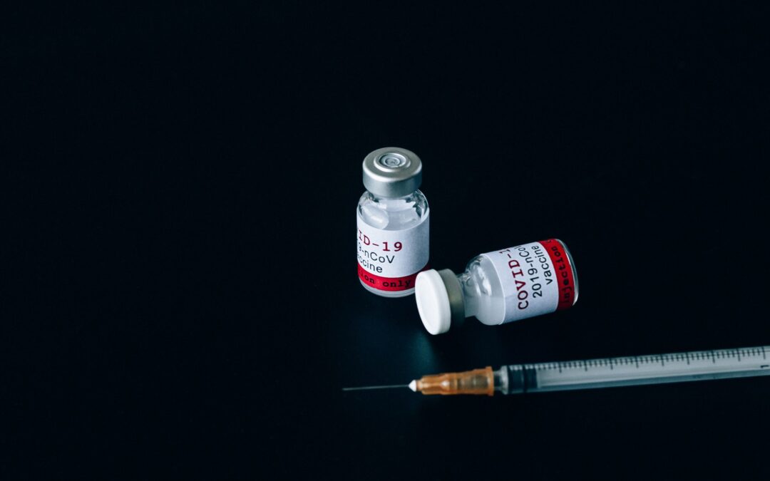 A koronavírus-vakcinák és a bizonytalanság: számokon mutatjuk, miért éri meg beoltani magunkat – Sziklai R. Balázs cikke a KRTK blogban