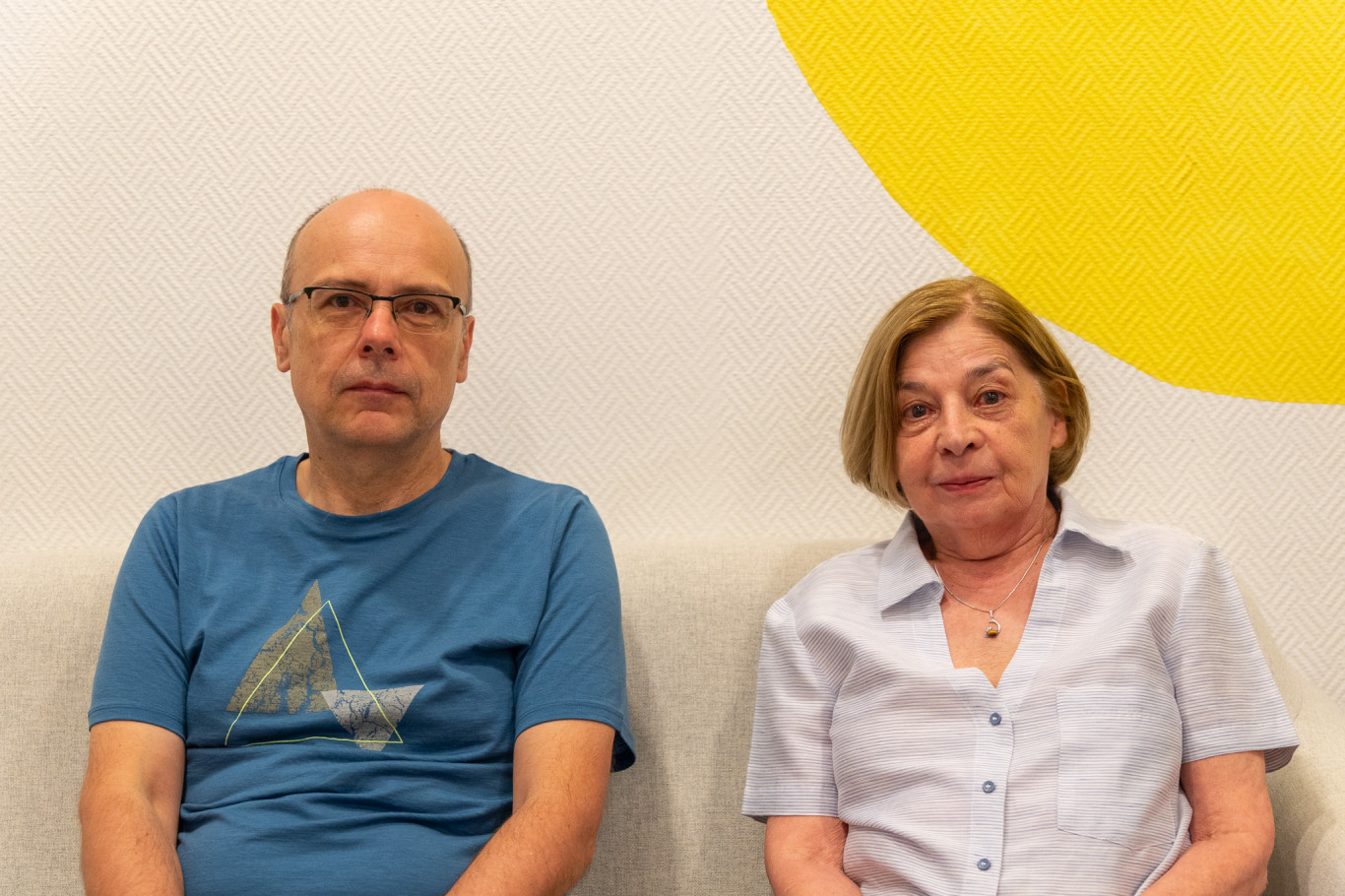 Tényleg többet lehet keresni szakmunkásként, mint egyetemi végzettséggel? Varga Júlia és Hermann Zoltán a magyar munkaerőpiac állapotát elemzi a Qubit podcastjában